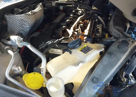 2008 Ford Focus Se/Ses z USA, uszkodzony, nr VIN 1FAHP35N08W228003